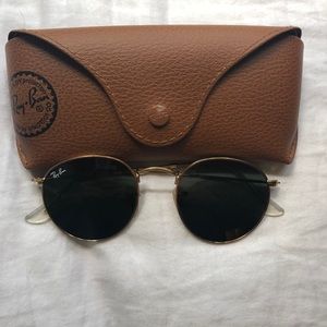 SOLD Ray-Ban round glasses (case included!) SOLD